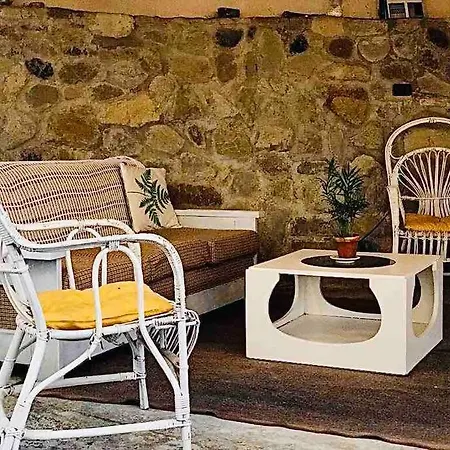 Cento Giorni Dall'artista Chalet *